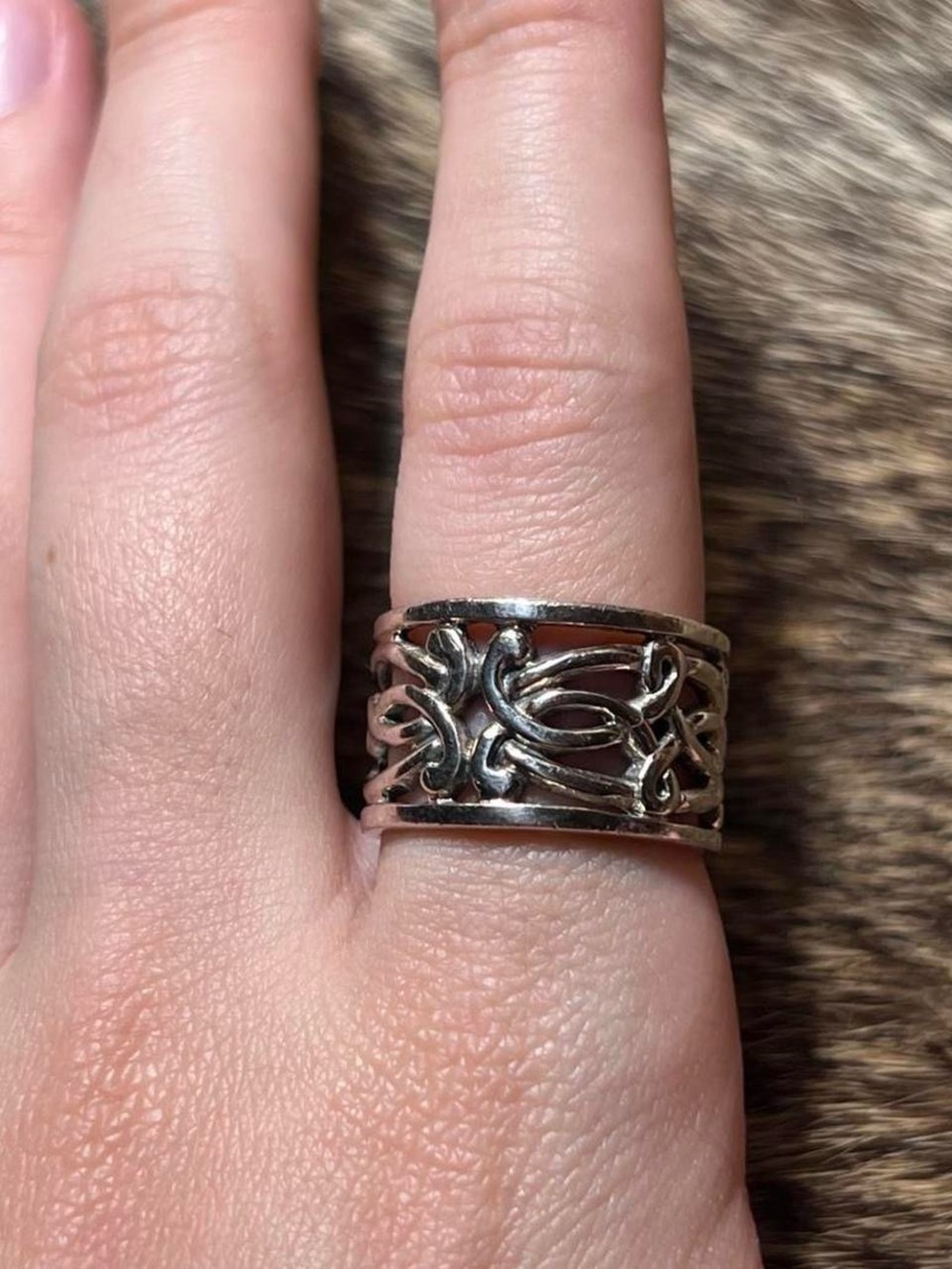 Sterling silver open work scroll design ring